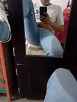 paulzorrita26 online show from 01/08/25, 06:41