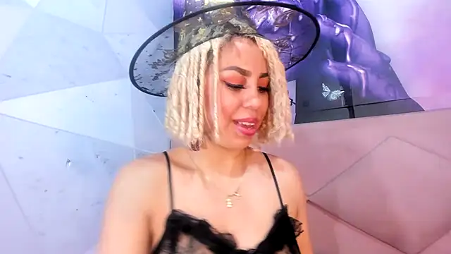 Lucy White   online show from 02/10/25, 08:31