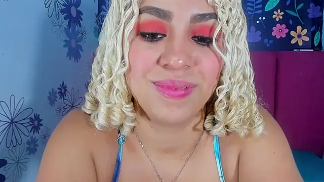 Lucy White   online show from 10/21/25, 08:53