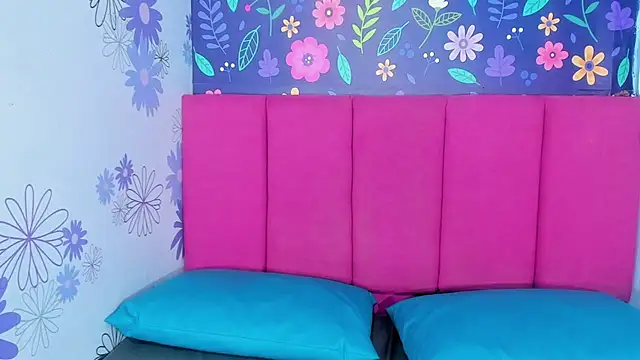 Lucy White   online show from 10/22/25, 08:19