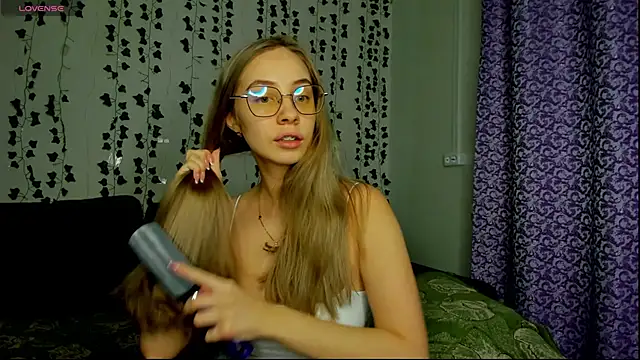 Kitty Katrine online show from 02/15/25, 03:28