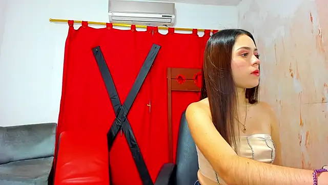 Snapshot of Hana_and_Zeta chatting on 02/05/25, 12:27 Hana and Zeta online show from 02/05/25, 12:27