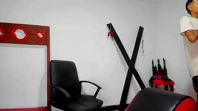 Snapshot of Hana_and_Zeta chatting on 03/12/25, 12:26 Hana and Zeta online show from 03/12/25, 12:26