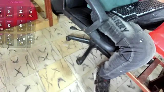 Snapshot of Hana_and_Zeta chatting on 03/22/25, 12:25 Hana and Zeta online show from 03/22/25, 12:25