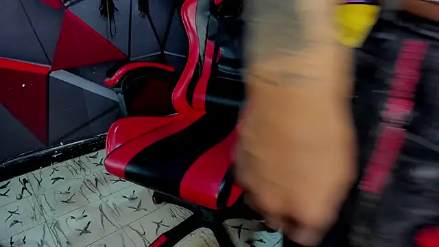 Snapshot of Hana_and_Zeta chatting on 09/16/25, 12:06 Hana and Zeta online show from 09/16/25, 12:06