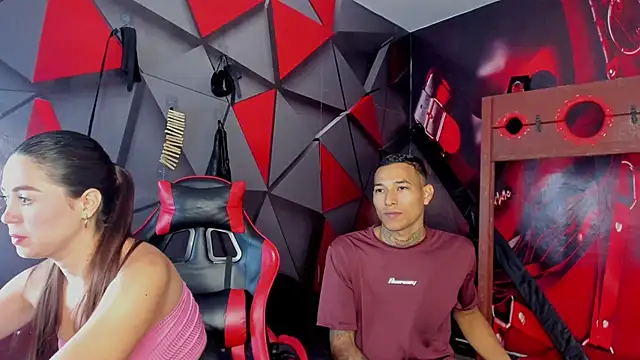 Snapshot of Hana_and_Zeta chatting on 10/14/25, 12:28 Hana and Zeta online show from 10/14/25, 12:28