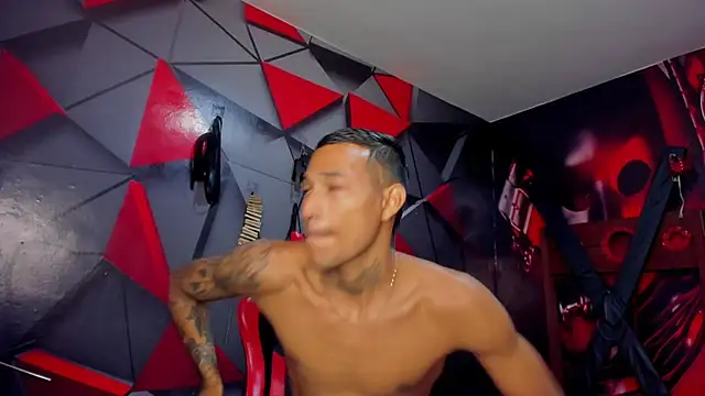 Snapshot of Hana_and_Zeta chatting on 10/19/25, 12:17 Hana and Zeta online show from 10/19/25, 12:17