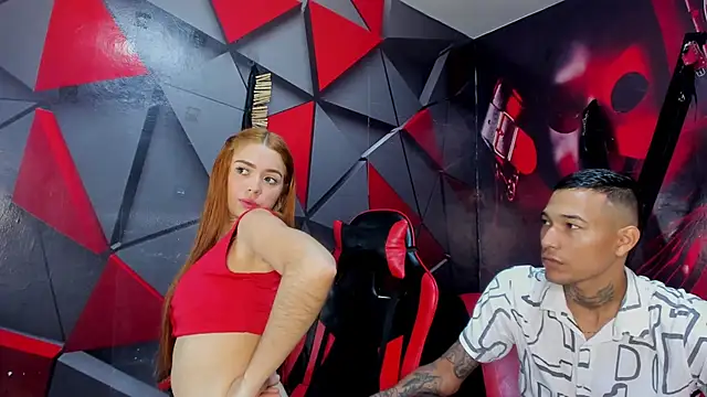 Snapshot of Hana_and_Zeta chatting on 11/22/25, 12:15 Hana and Zeta online show from 11/22/25, 12:15