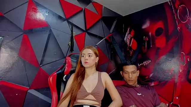 Snapshot of Hana_and_Zeta chatting on 11/27/25, 12:29 Hana and Zeta online show from 11/27/25, 12:29