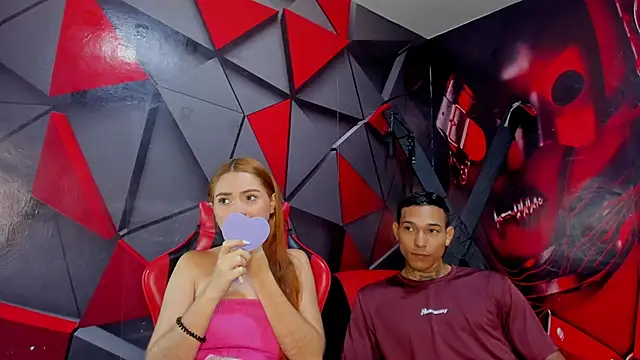 Snapshot of Hana_and_Zeta chatting on 12/04/25, 12:14 Hana and Zeta online show from 12/04/25, 12:14