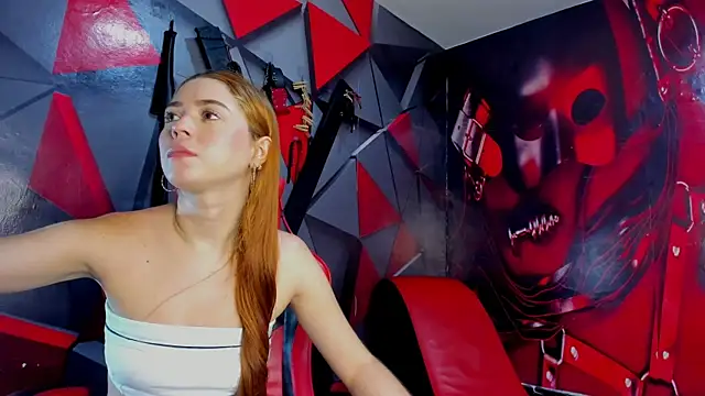 Snapshot of Hana_and_Zeta chatting on 12/17/25, 12:22 Hana and Zeta online show from 12/17/25, 12:22