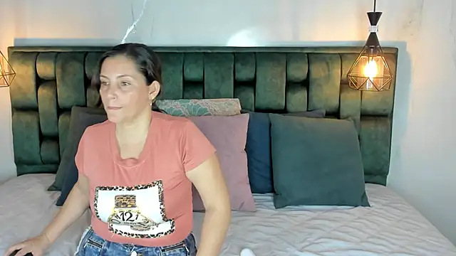 Snapshot of angelswets chatting on 02/09/25, 01:25 angelswets online show from 02/09/25, 01:25