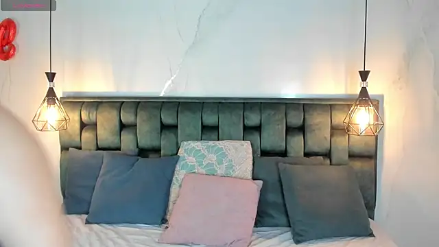 Snapshot of angelswets chatting on 02/19/25, 01:39 angelswets online show from 02/19/25, 01:39