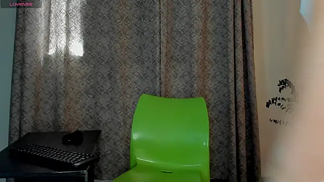 Snapshot of angelswets chatting on 09/11/25, 02:17 angelswets online show from 09/11/25, 02:17
