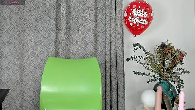 Snapshot of angelswets chatting on 09/20/25, 02:51 angelswets online show from 09/20/25, 02:51