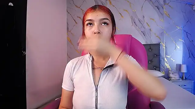 Snapshot of pettit_courtny chatting on 02/18/25, 07:52 pettit courtny online show from 02/18/25, 07:52