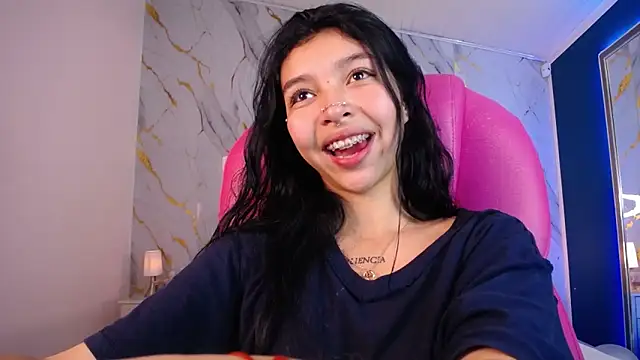 Snapshot of pettit_courtny chatting on 02/22/25, 09:48 pettit courtny online show from 02/22/25, 09:48