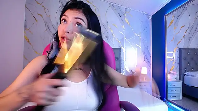 Snapshot of pettit_courtny chatting on 03/03/25, 07:28 pettit courtny online show from 03/03/25, 07:28