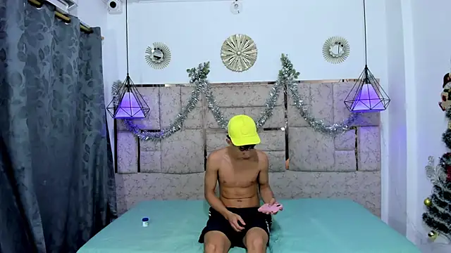 yez hot ggh online show from 12/18/24, 12:43