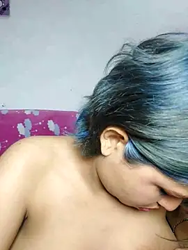 Snapshot of azulzulix chatting on 02/17/25, 04:31 azulzulix online show from 02/17/25, 04:31