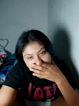 Snapshot of azulzulix chatting on 11/30/25, 03:21 azulzulix online show from 11/30/25, 03:21