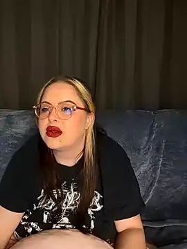 ChubbyBubs online show from 10/17/25, 04:09