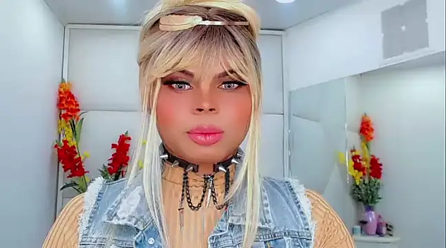 Snapshot of AdanKinng chatting on 03/10/25, 09:43 AdanKinng online show from 03/10/25, 09:43