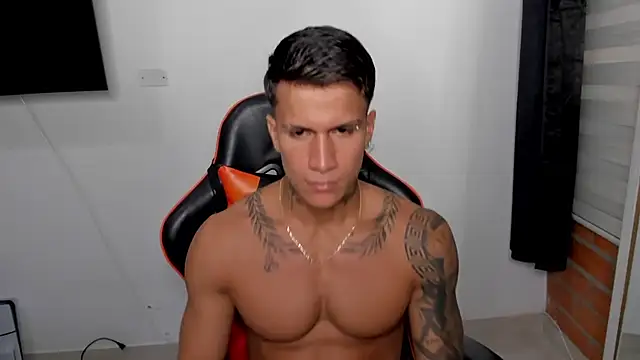 pettergrey1 online show from 10/27/25, 11:31