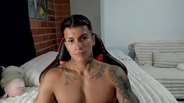 pettergrey1 online show from 11/11/25, 11:05