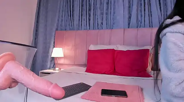 x milu online show from 02/14/25, 09:21