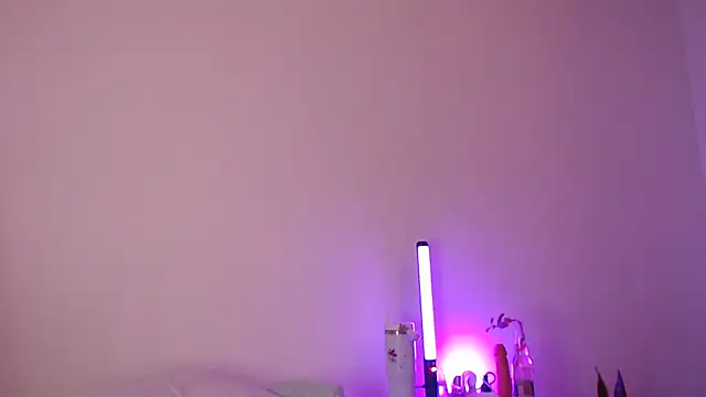 EffyScarlet online show from 10/23/25, 10:47