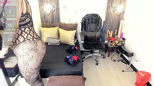 Snapshot of brigittemiller chatting on 01/23/25, 03:54 brigittemiller online show from 01/23/25, 03:54