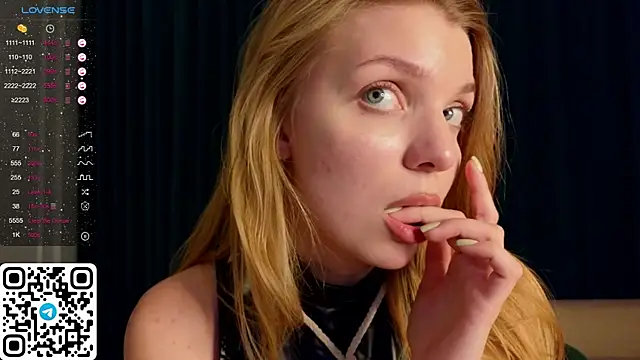 Snapshot of ElswythDecoursey chatting on 12/22/24, 09:09 ElswythDecoursey online show from 12/22/24, 09:09