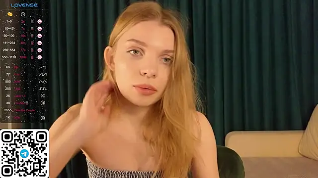 Snapshot of ElswythDecoursey chatting on 12/24/24, 05:02 ElswythDecoursey online show from 12/24/24, 05:02