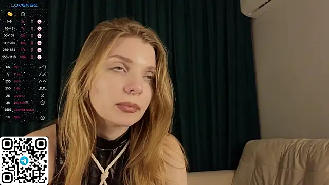 Snapshot of ElswythDecoursey chatting on 12/30/24, 12:11 ElswythDecoursey online show from 12/30/24, 12:11