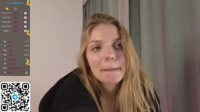 Snapshot of ElswythDecoursey chatting on 02/15/25, 09:04 ElswythDecoursey online show from 02/15/25, 09:04