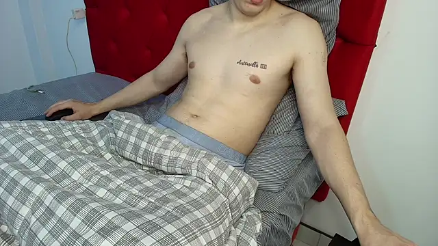 NicoDavisHere online show from 10/28/25, 08:44