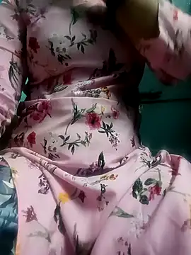 Snapshot of gunjan22 chatting on 10/27/25, 09:24 gunjan22 online show from 10/27/25, 09:24