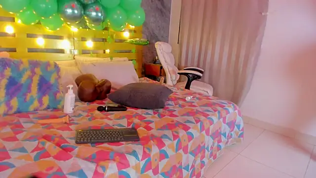 Snapshot of Rubi_Love_ chatting on 03/21/25, 06:16 Rubi Love online show from 03/21/25, 06:16