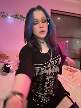 MaddisonHaas online show from 02/04/25, 03:33