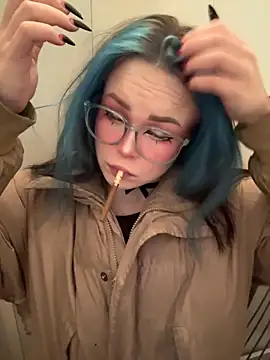 MaddisonHaas online show from 12/05/25, 12:08