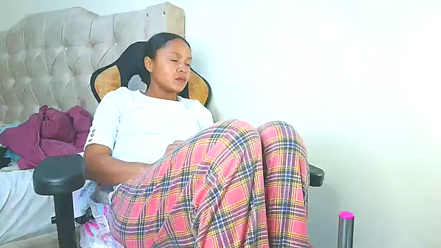 Snapshot of Samary_thomas chatting on 10/25/25, 11:32 Samary thomas online show from 10/25/25, 11:32