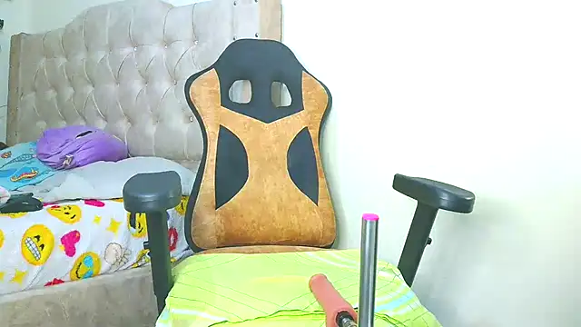 Snapshot of Samary_thomas chatting on 11/05/25, 11:16 Samary thomas online show from 11/05/25, 11:16