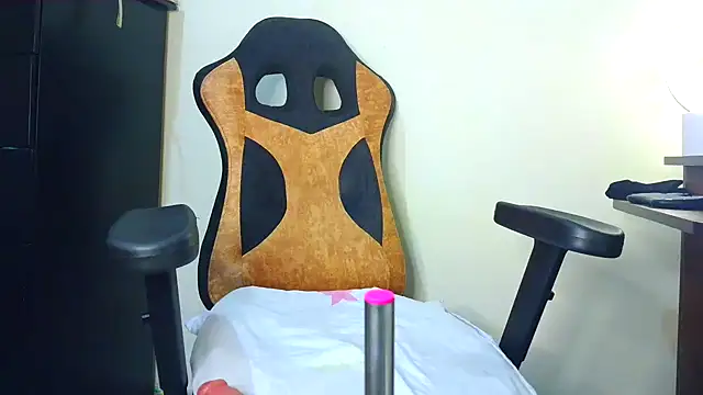 Snapshot of Samary_thomas chatting on 11/16/25, 01:22 Samary thomas online show from 11/16/25, 01:22