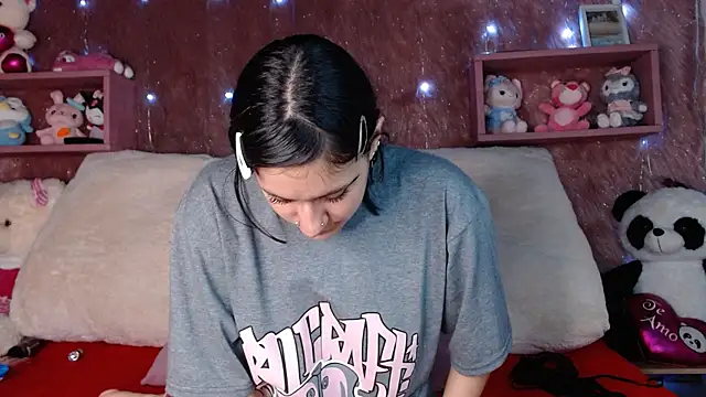 Snapshot of Nina_Ethan chatting on 12/08/24, 12:30 Nina Ethan online show from 12/08/24, 12:30