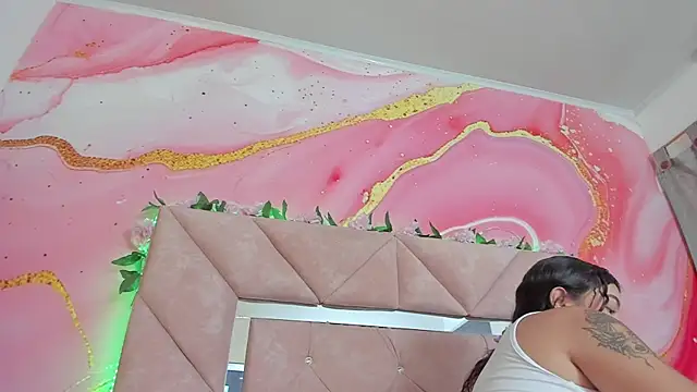 Taylor  cooper online show from 04/23/26, 06:32