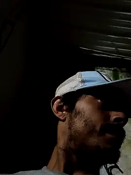 Snapshot of Myke880 chatting on 09/19/25, 01:40 Myke880 online show from 09/19/25, 01:40