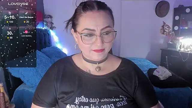 Ivonnee   online show from 01/30/25, 07:29
