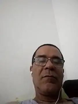 Snapshot of barboza991 chatting on 05/08/26, 02:17 barboza991 online show from 05/08/26, 02:17