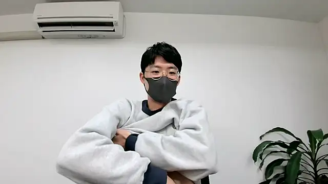 Snapshot of TakuryuJPN chatting on 12/15/24, 09:31 TakuryuJPN online show from 12/15/24, 09:31